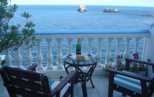 Украинские чиновники отдохнули на 44 млн