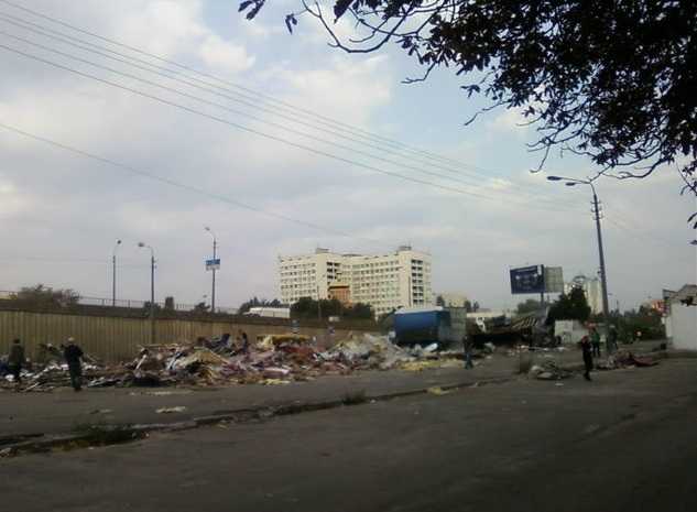 В Киеве произошел погром возле одного из крупнейших рынков