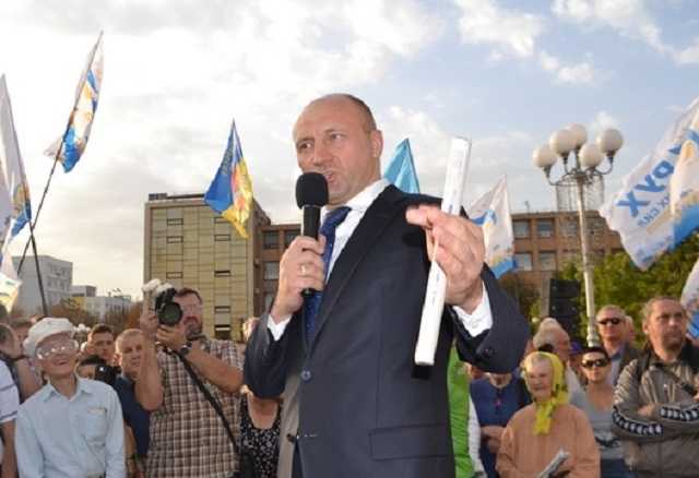 Мэр Черкасс поприветствовал Саакашвили «в нормальном городе» и предложил ему жилье