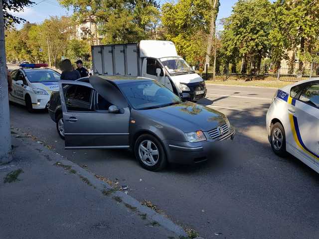 У Києві грабіжники через вікно намагалися вдертися до кваритри, в якій були господарі
