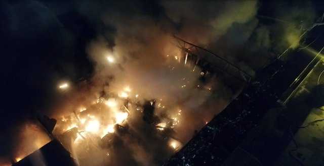 Пожар на складах в Киеве: все подробности