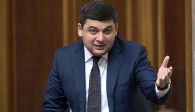 Представитель "винницкой школы экономики" и по случайности премьер-министр Гройсман перешел к шантажу украинцев, — Корнейчук