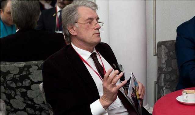 Ющенко застали без одежды в неожиданном месте: фото