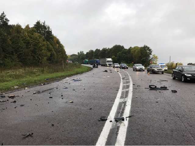 На трассе в Ровенской области погибла супружеская пара из Киева