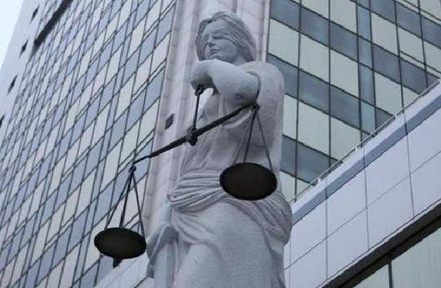 Высший совет правосудия вытер ноги о Революцию Достоинства