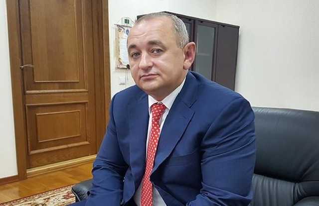 Склады в Украине охраняют пожилые люди с плохим зрением – Матиос