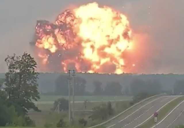 Не беспилотник: Луценко рассказал о новой возможной причине взрывов в Калиновке