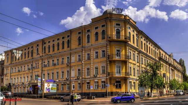 "Вы придурок!" Ректора национального вуза раскритиковали за скандальное распоряжение