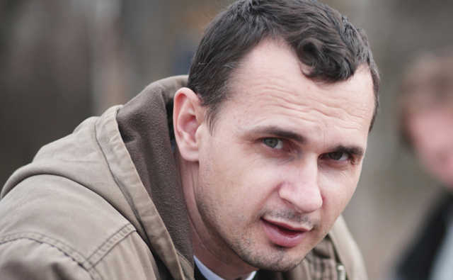 Сенцов сообщил, что его этапируют на Ямал