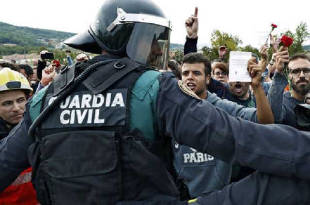 В Каталонии число пострадавших в стычках с полицией превысило 700 человек