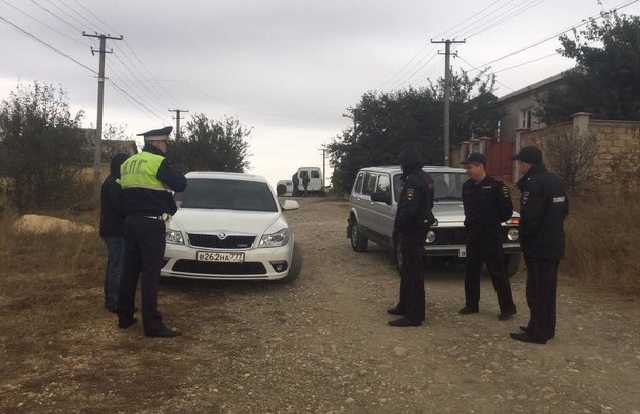 Неизвестные задержали крымского татарина после обыска ФСБ