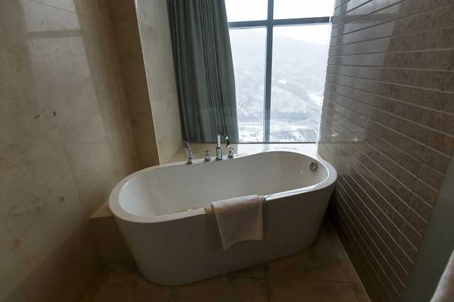 Во Львове девушка утонула в ванной