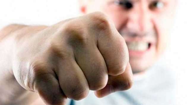 Росіянин нокаутував дівчину після слів "Що, вдариш мене, чи що?"