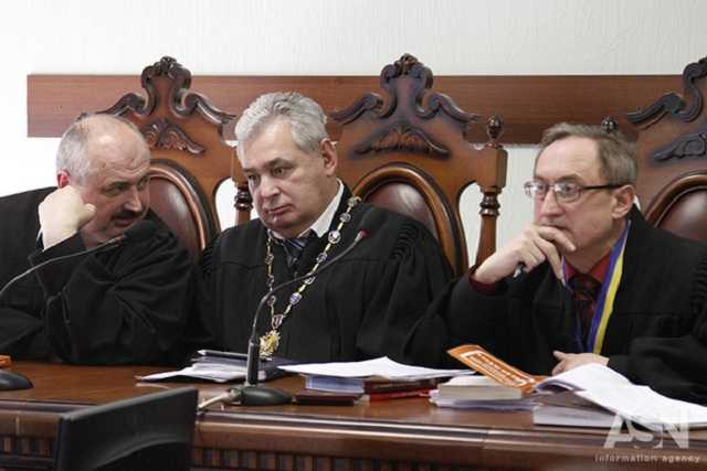 Депутаты предлагают "обнулить" юристов. Все главные нормы важного законопроекта