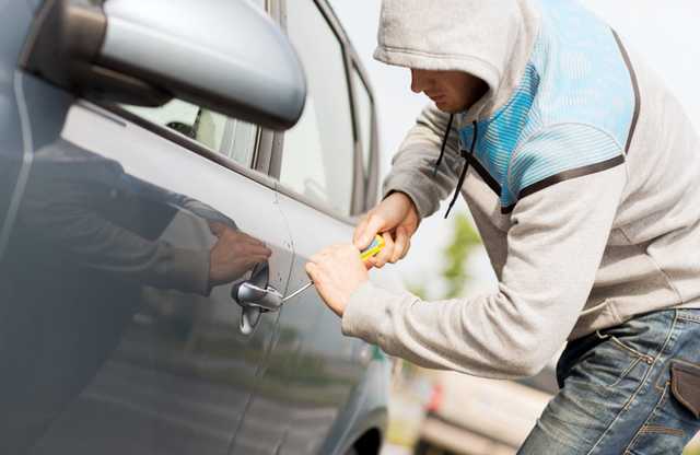 К поиску дерзких воров, угнавших авто нардепа Грановского, подключили СБУ и бандитов