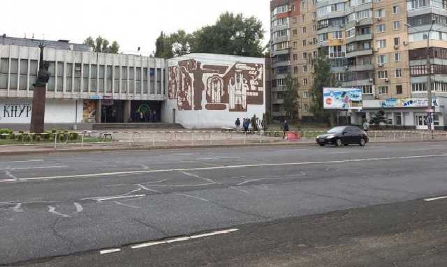 Местами стало даже хуже, – блогер показал фото "умирающего" украинского города