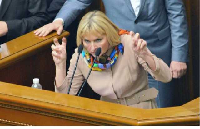 "Вас копняками гнатимуть з владних кабінетів", – журналіст про дружину генпрокурора