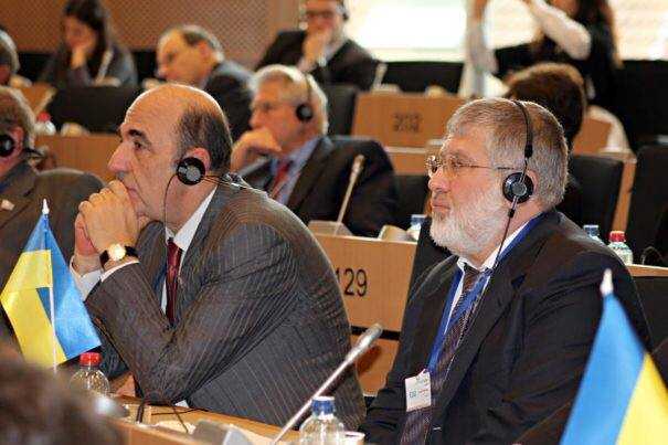 Михаил Подоляк: «Игра в две руки»