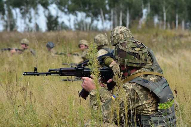 Сутки в АТО: 4 раненых, бои у Новоалександровки и Широкино