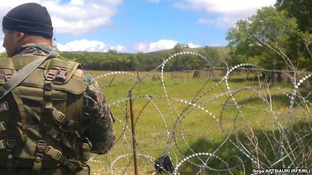 Штаб АТО подтвердил дезертирство военного, перешедшего российскую границу