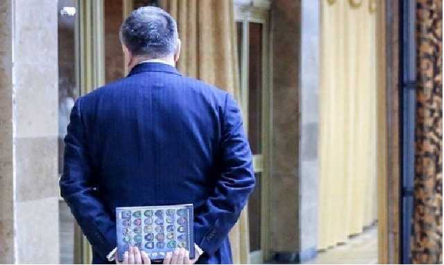 Зарплата Авакова выросла в три раза