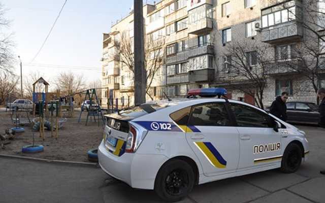 Жительница Николаева ударила полицейского ногой в лицо