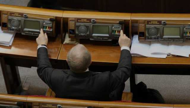 Светлана Крюкова: «Будь я Парубием, ввела бы штрафы за кнопкодавство»