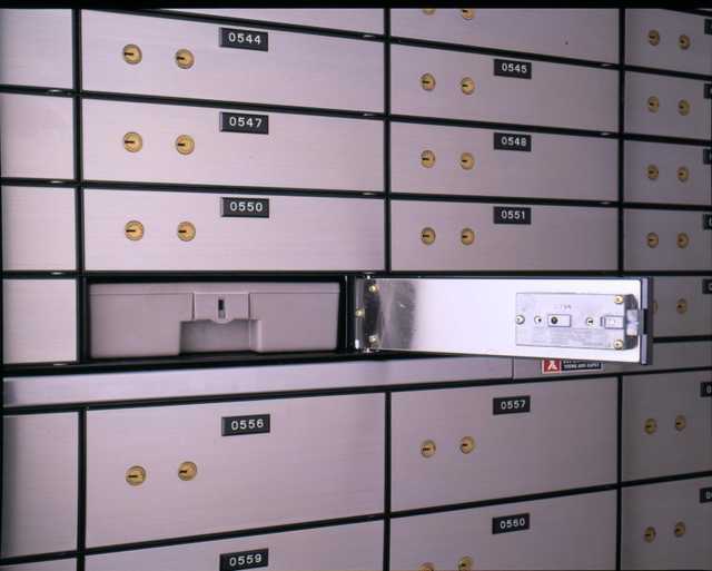 Стало известно название банка из ячеек которого украли миллионы