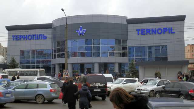 Як “валютчики” в Тернополі “лохів” розводять за підтримки поліції