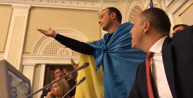 Группа нардепов сорвали заседание Согласительного совета. Парубий его закрыл