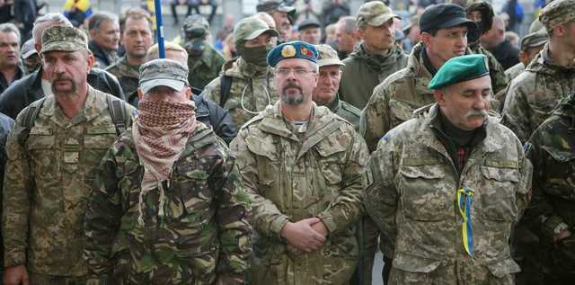 Активисты под Радой: всех депутатов впустим, но никого не выпустим