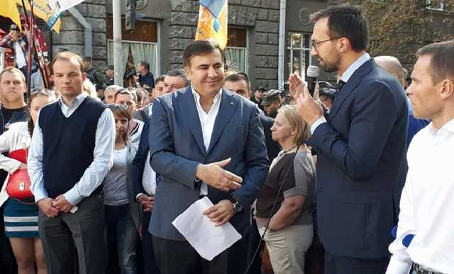 Полиция отпустила задержанных активистов Саакашвили