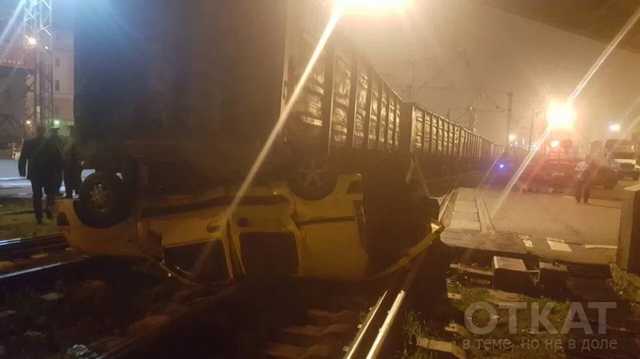 В Одесском порту товарный состав раздавил Renault Kangoo