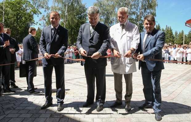 Окружение Порошенко присвоит 70 миллиардов через медреформу – политолог