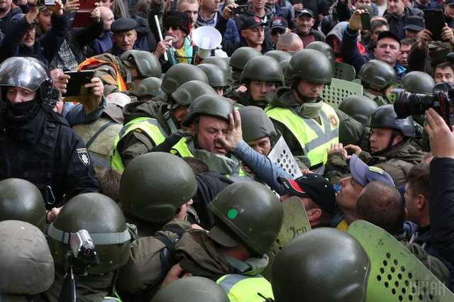 "Я уверен": известный волонтер указал, кто стоит за протестами в Украине