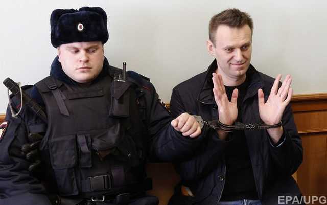 Навальный вышел на свободу после 20-дневного ареста