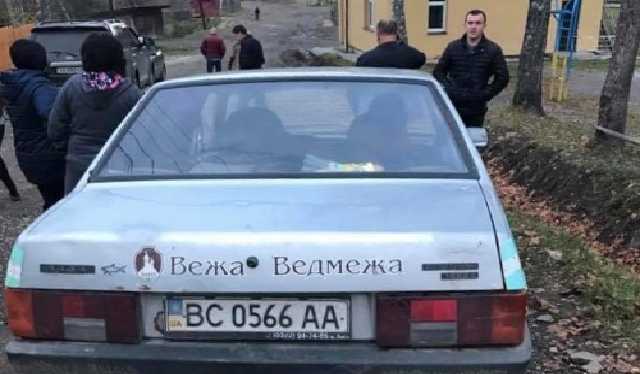 Нардепа Лозового из-за французского бульдога избила «лесная мафия»