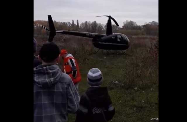 В Чернигове ищут мужчину, который с троллейбусной остановки улетел на вертолете