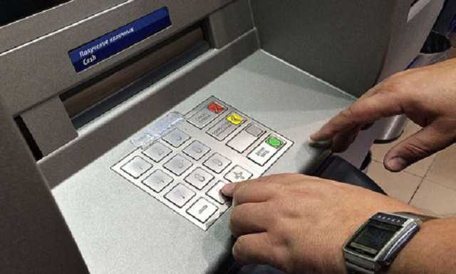 В Хмельницкой области мошенник обманул 50 человек, оформив на них мгновенные кредиты