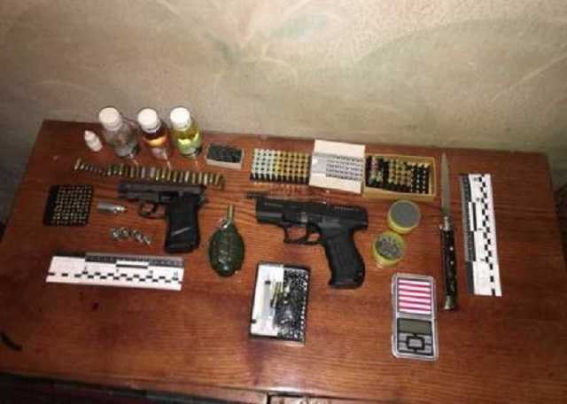 Торговца оружием поймали во время отправки посылки с пистолетом