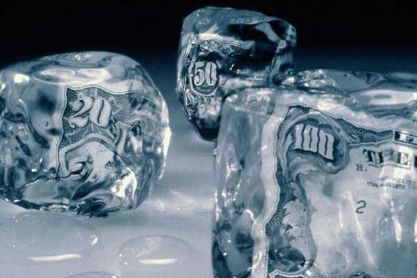 Александр Гончаров: «Валютные счета топ-чиновников и олигархов заморозят»