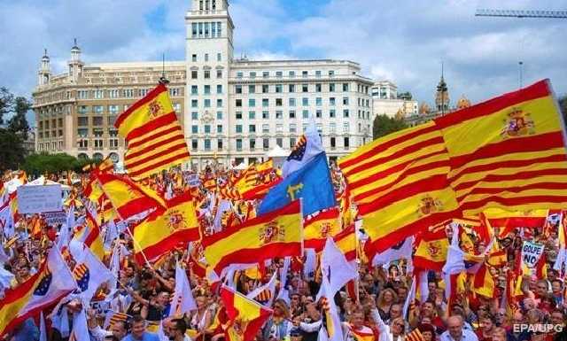 Независимость Каталонии: напали на школу, появилось видео кровавых столкновений