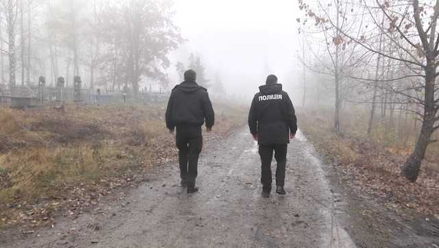 На Харьковщине мужчина жестко зарезал мальчика из-за конфет на кладбище