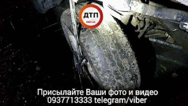 Сложило вдвое: в Киеве случилось новое жесткое ДТП с иномаркой