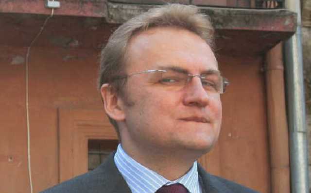 "Моя жена владеет этими СМИ!" Мэр Львова шокировал сенатора из США оправданием