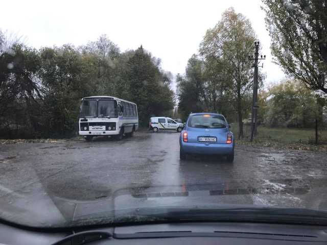 Место покушения на Окуеву до сих пор оцеплено полицией