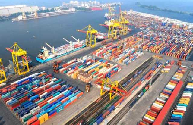 Таможня до сих пор использует бандитские правила на рынке импорта