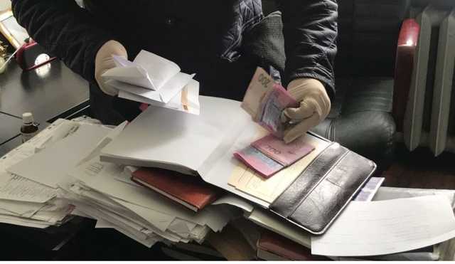 СБУ задержала врача-вымогателя из структуры МВД