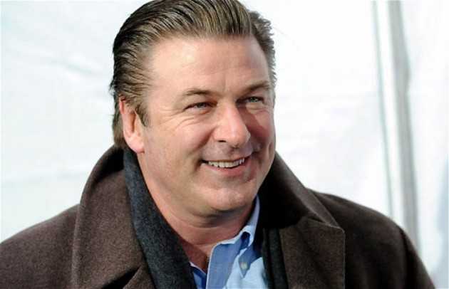 Алек Болдуин на всякий случай извинился перед всеми женщинами, не дожидаясь обвинений