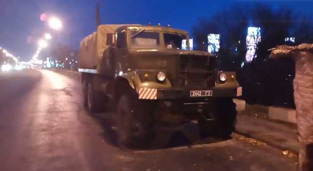 Новый мост в Днепре строят солдаты-срочники